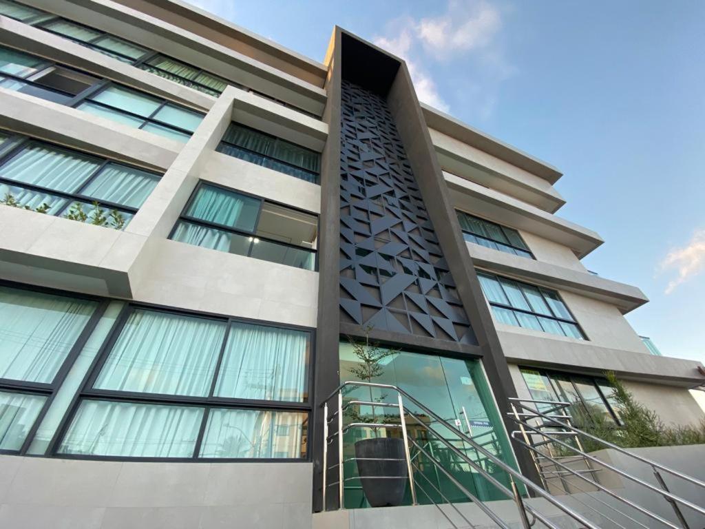 Flat Beira Mar Com Varanda Em Порту-де-Галиньяш Экстерьер фото